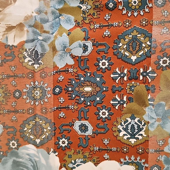 Vintage Square Floral Design Scarf - Picture 9 of 12